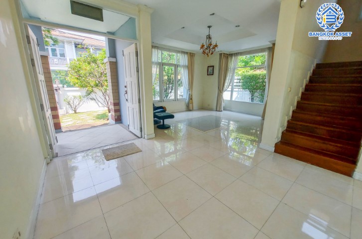 *****บ้านเดี่ยวมือสอง ม.มณีรินทร์ เลคแอนด์พาร์ค ราชพฤกษ์-ติวานนท์ หน้าโครงการติดถนนใหญ่ บนพื้นที่ 94.1 ตร.ว. ฟังก์ชัน 3 ห้องนอน 3 ห้องน้ำ จอดรถได้ 2 คัน บ้านสวยพร้อมอยู่ ทำเลเข้า-ออกเมืองสะดวก เชื่อมต่อถนนหลายเส้นทาง ใกล้เซ็นทรัล แจ้งวัฒนะ และทางด่วนศรีสมาน